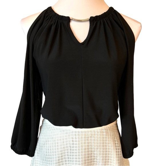 White House Black market Cold Shoulder Key Hole Top - Picture 1 of 4